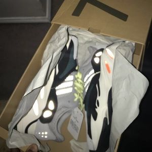 Yeezy 700 wave runner